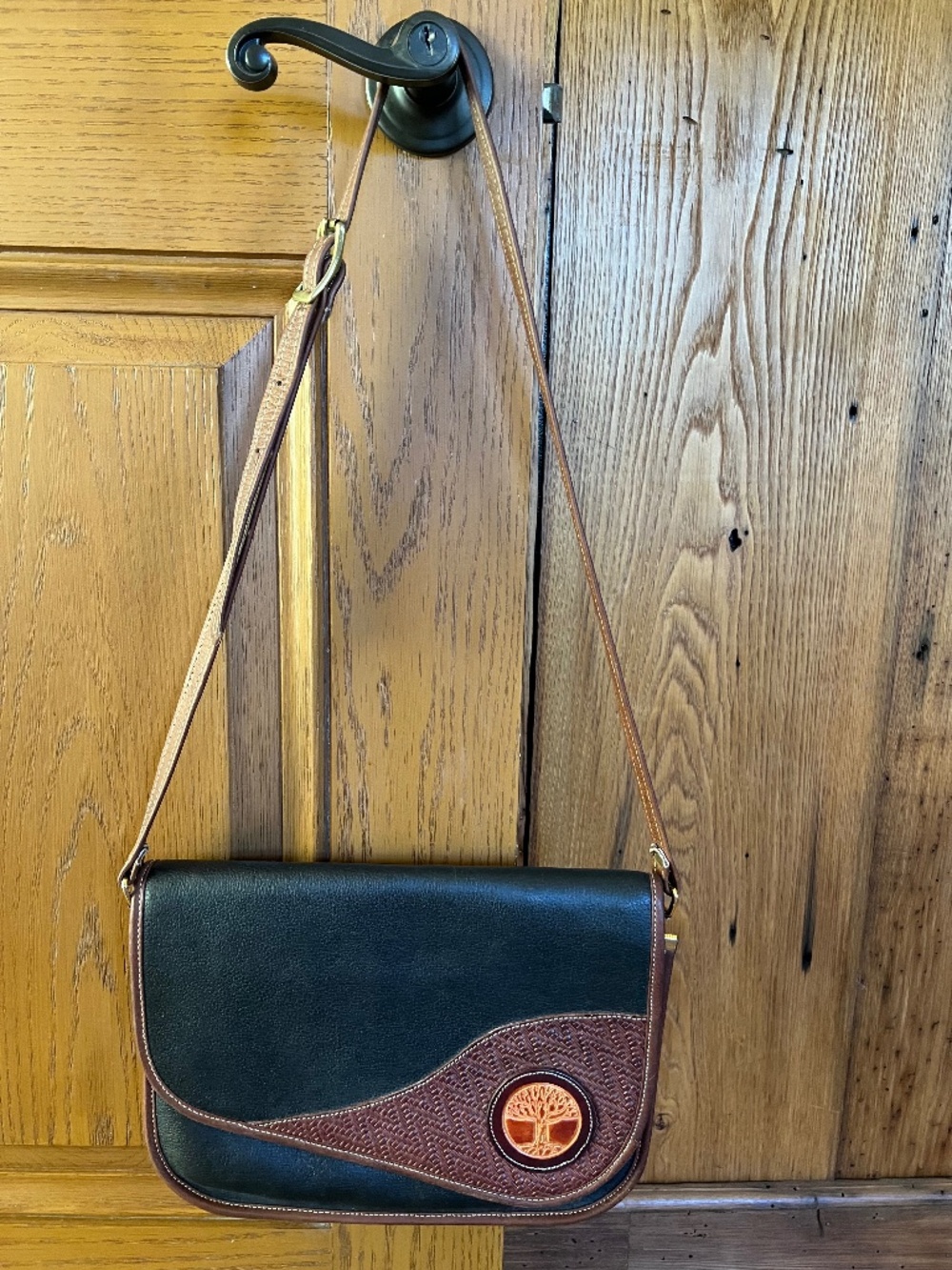 Tanners Creek Vintage Two-Tone Textured Leather Saddle Bag - Romag USA Hardware